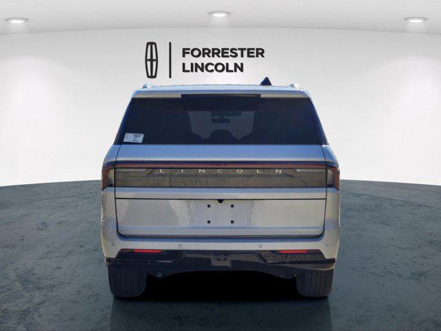 new 2025 Lincoln Navigator car, priced at $123,585