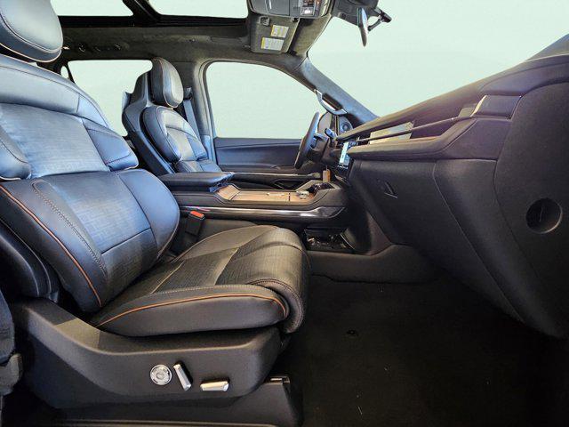 new 2025 Lincoln Navigator car, priced at $123,585