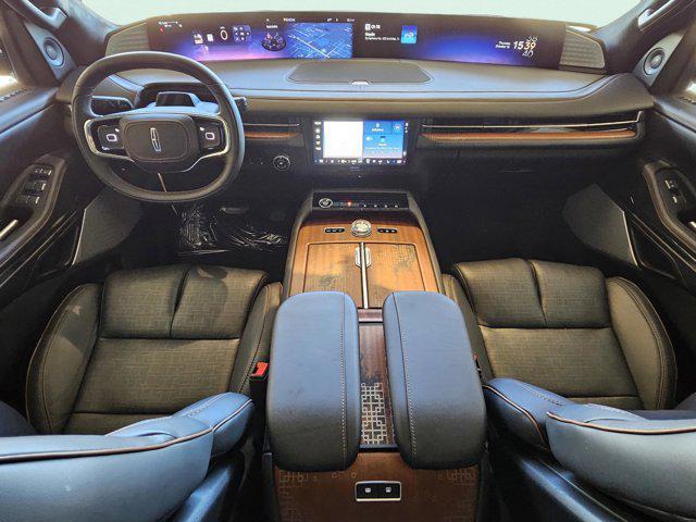 new 2025 Lincoln Navigator car, priced at $123,585
