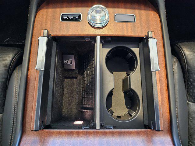 new 2025 Lincoln Navigator car, priced at $123,585