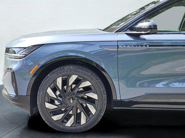 new 2025 Lincoln Nautilus car, priced at $64,300