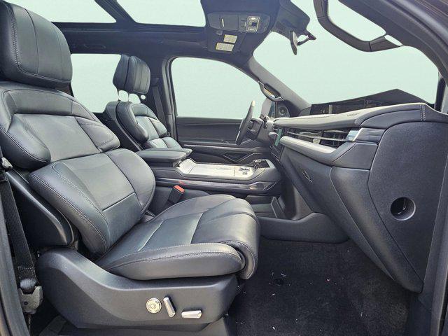 new 2025 Lincoln Navigator car, priced at $107,125