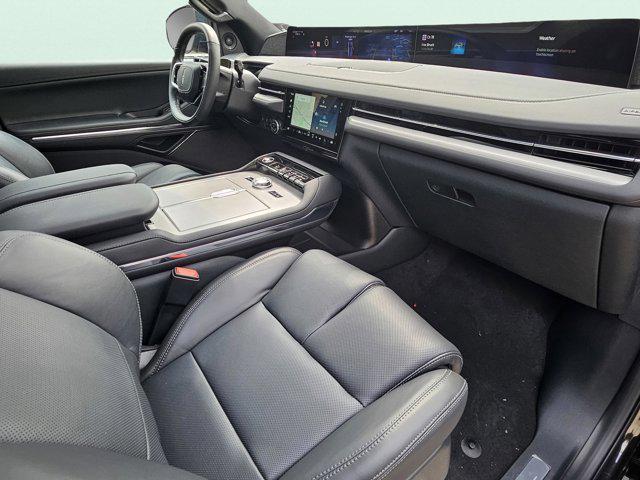 new 2025 Lincoln Navigator car, priced at $107,125