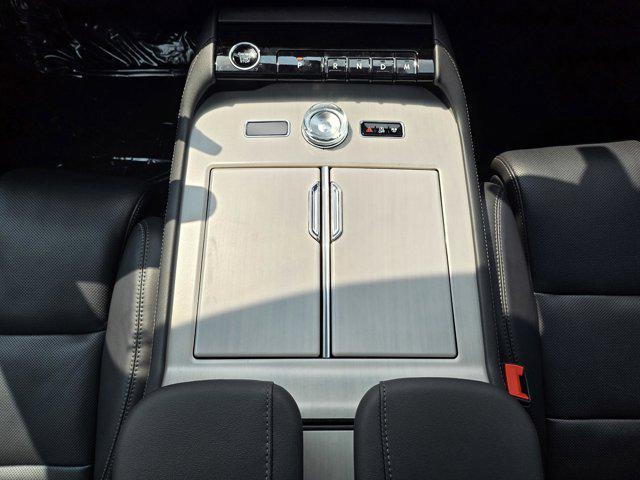 new 2025 Lincoln Navigator car, priced at $107,125