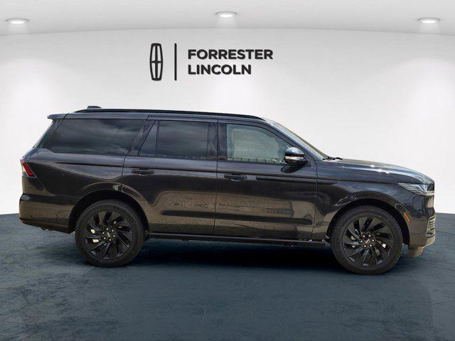 new 2025 Lincoln Navigator car, priced at $107,125