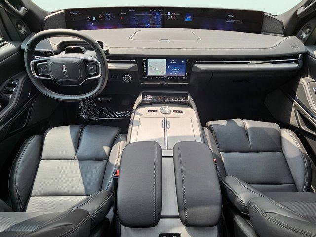 new 2025 Lincoln Navigator car, priced at $107,125