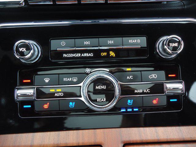 used 2024 Lincoln Navigator car, priced at $67,900