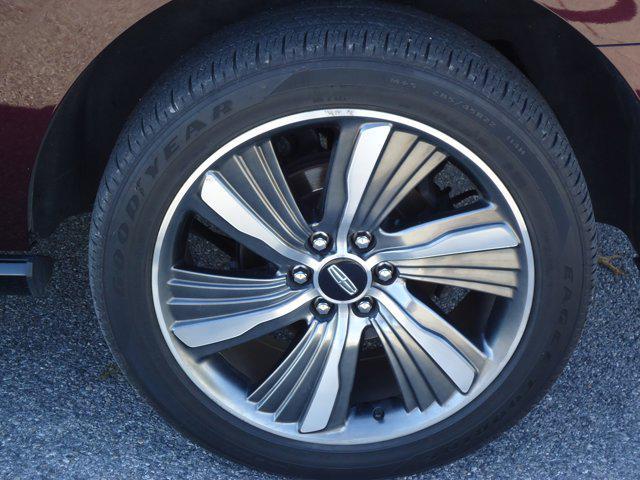 used 2019 Lincoln Navigator car, priced at $37,900