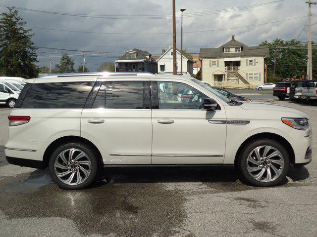 used 2022 Lincoln Navigator car, priced at $59,900