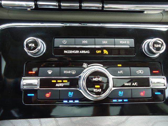 used 2022 Lincoln Navigator car, priced at $59,900