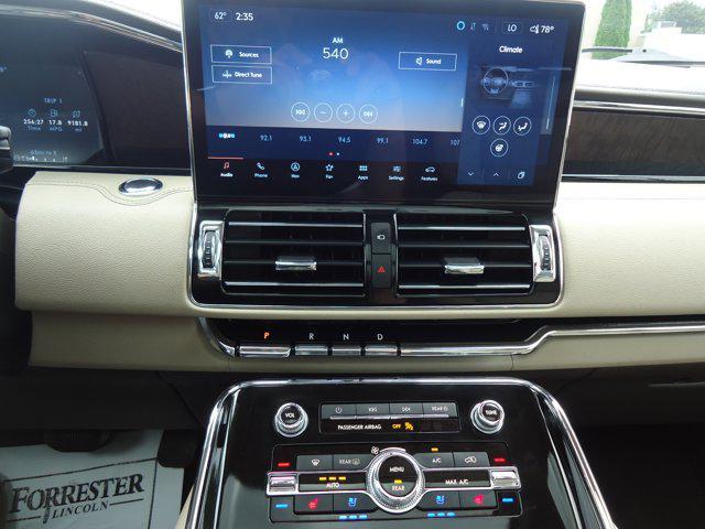 used 2022 Lincoln Navigator car, priced at $59,900