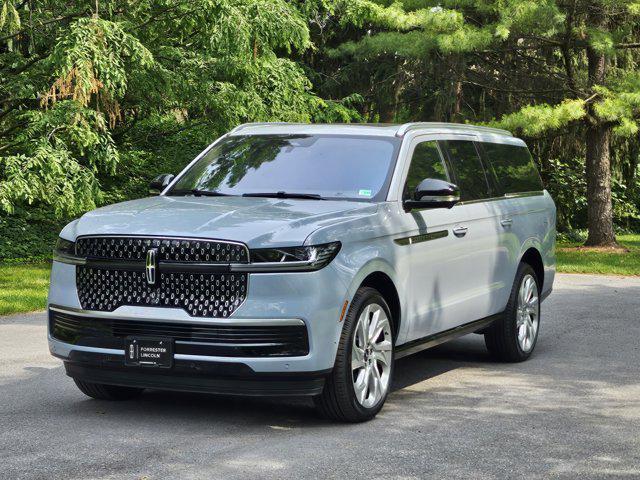 new 2025 Lincoln Navigator car, priced at $112,290