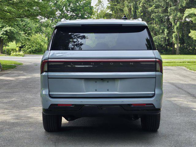 new 2025 Lincoln Navigator car, priced at $112,290