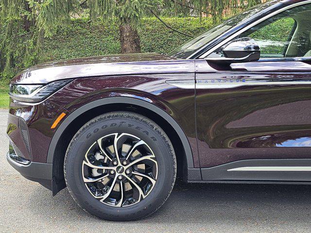 new 2025 Lincoln Nautilus car, priced at $56,285