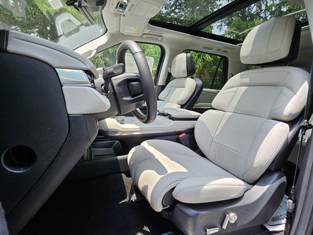 new 2025 Lincoln Navigator car, priced at $109,665