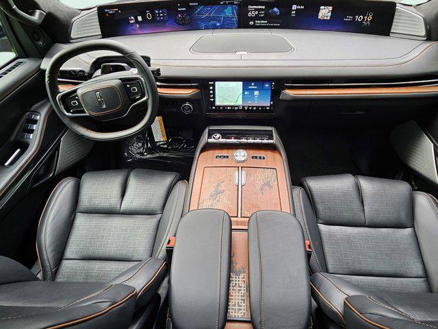 new 2025 Lincoln Navigator car, priced at $123,185