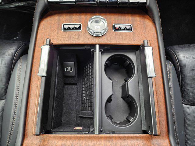 new 2025 Lincoln Navigator car, priced at $123,185