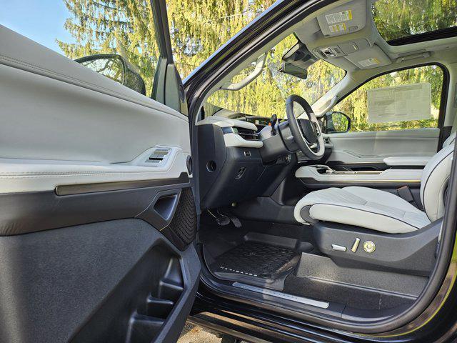 new 2025 Lincoln Navigator car, priced at $124,725