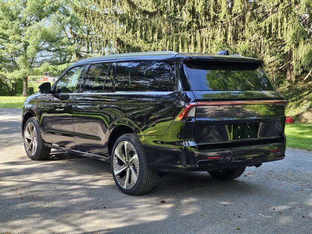 new 2025 Lincoln Navigator car, priced at $124,725
