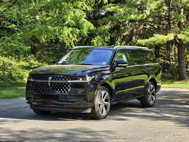 new 2025 Lincoln Navigator car, priced at $124,725