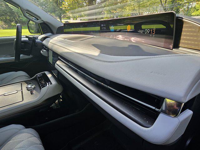 new 2025 Lincoln Navigator car, priced at $124,725