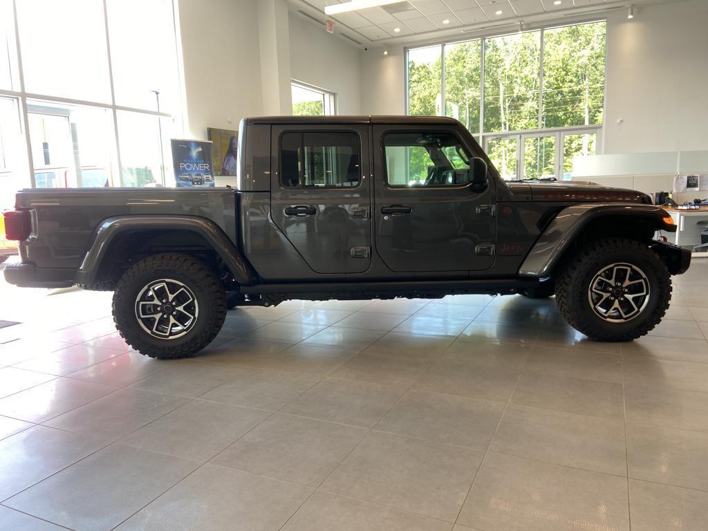 new 2024 Jeep Gladiator car, priced at $67,603