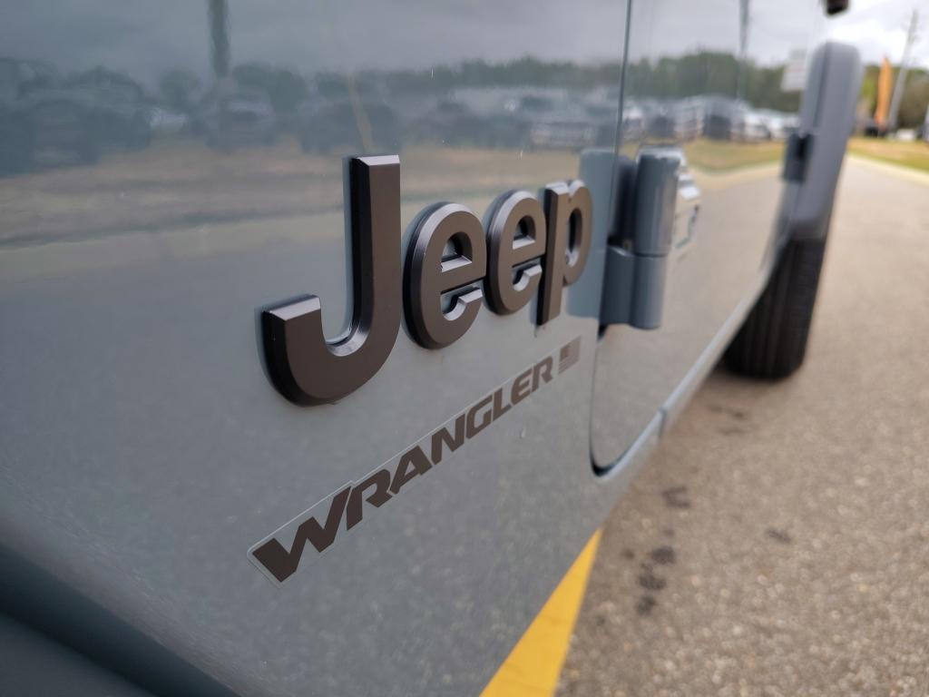 new 2026 Jeep Wrangler car, priced at $40,611