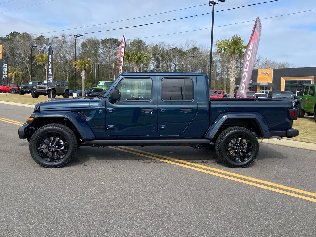 new 2025 Jeep Gladiator car, priced at $41,874