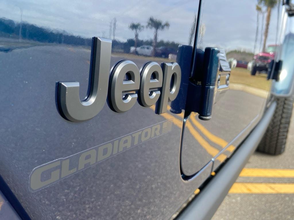 new 2025 Jeep Gladiator car, priced at $41,874