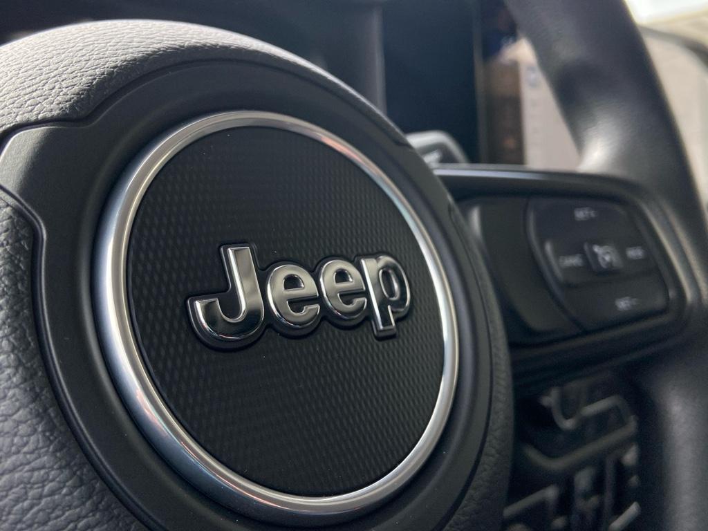 new 2025 Jeep Gladiator car, priced at $41,874