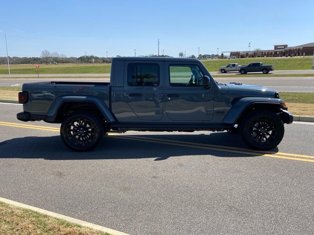 new 2025 Jeep Gladiator car