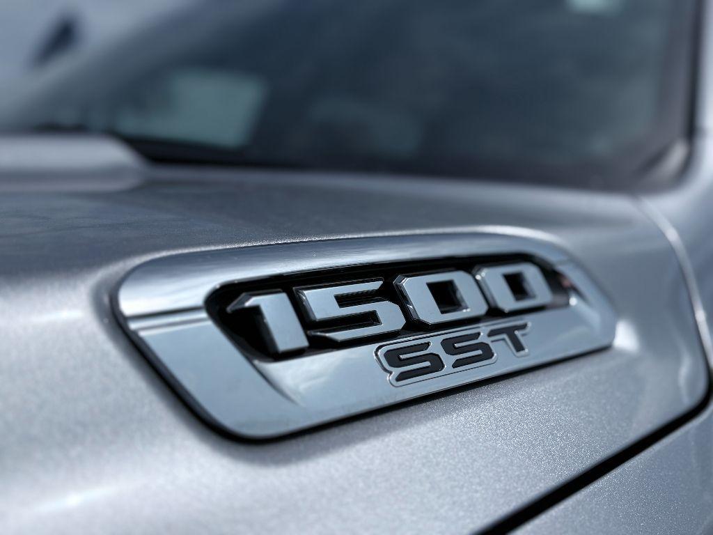 new 2025 Ram 1500 car, priced at $61,550