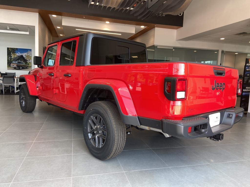 new 2024 Jeep Gladiator car, priced at $47,304