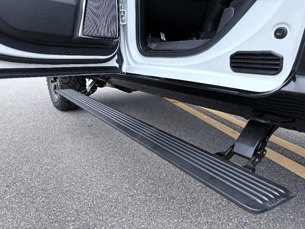 new 2025 Ram 2500 car, priced at $66,726