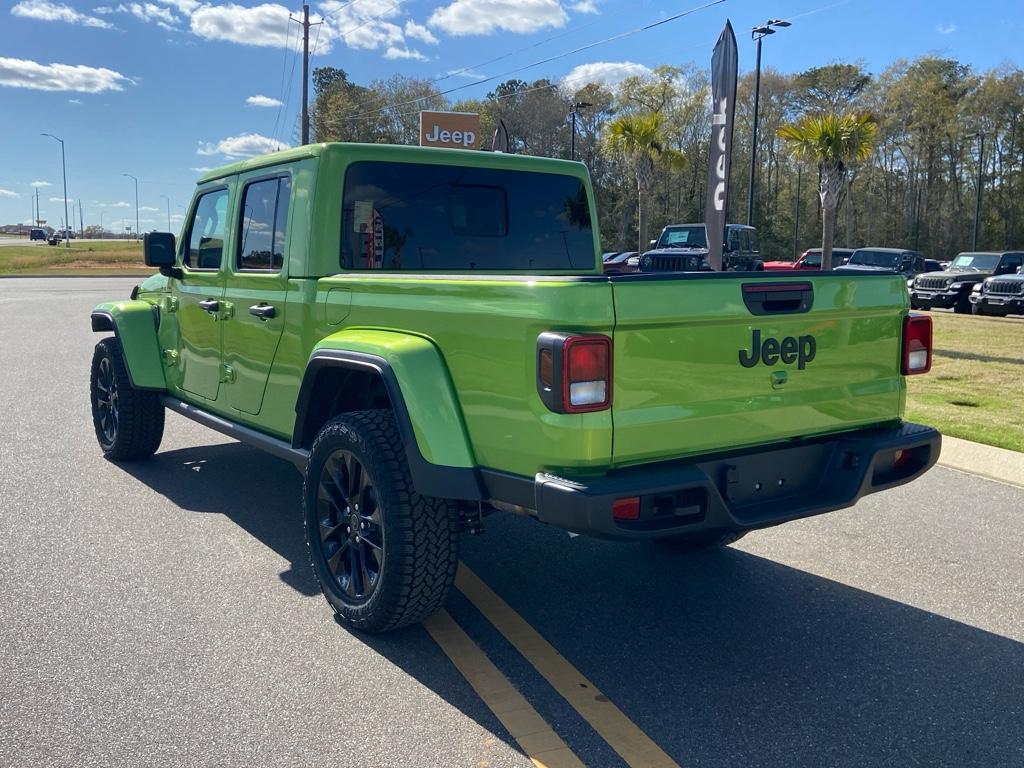 new 2025 Jeep Gladiator car, priced at $42,440