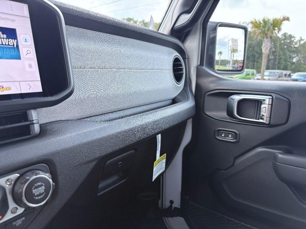 new 2025 Jeep Wrangler car, priced at $43,868