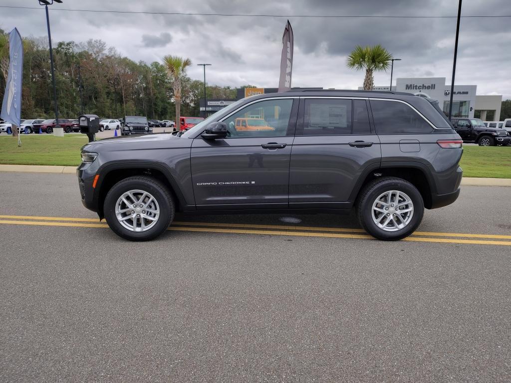 new 2025 Jeep Grand Cherokee car, priced at $34,237
