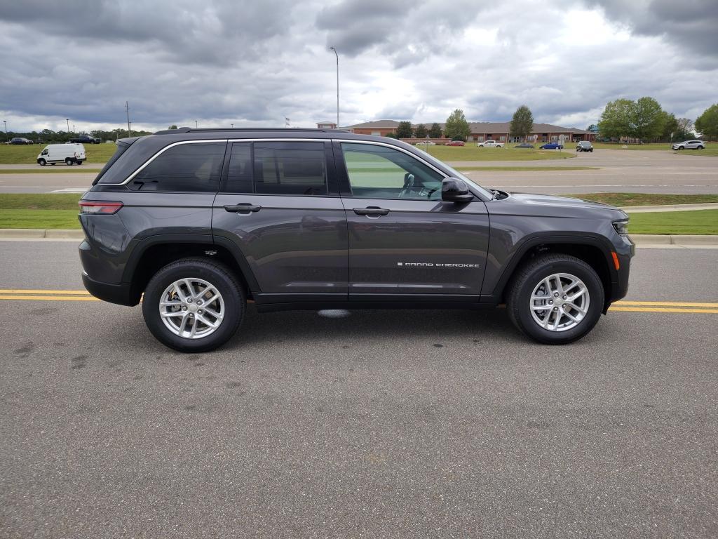 new 2025 Jeep Grand Cherokee car, priced at $34,237