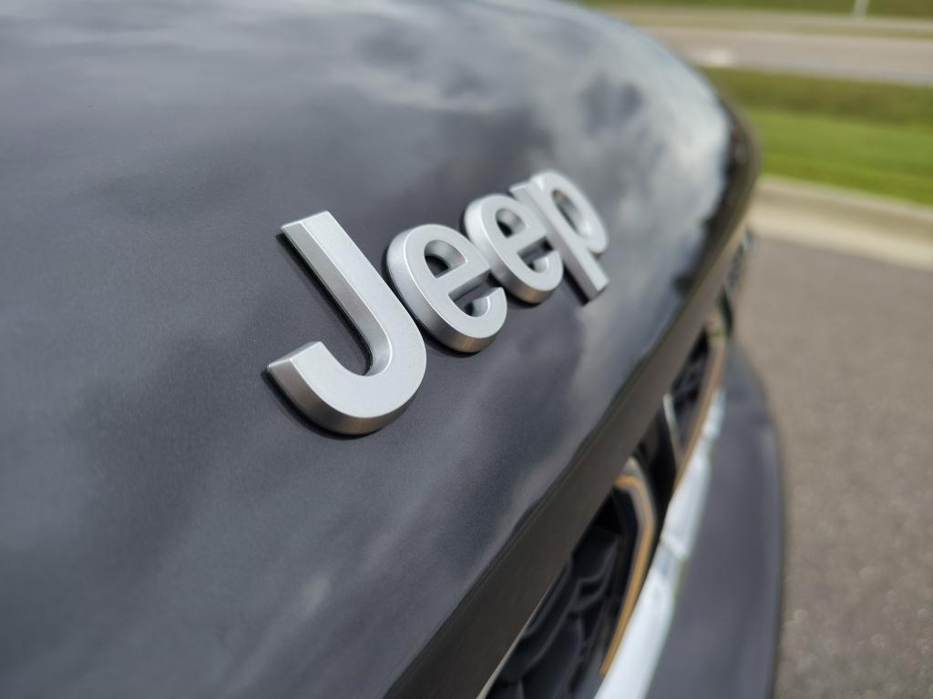 new 2025 Jeep Grand Cherokee car, priced at $34,237