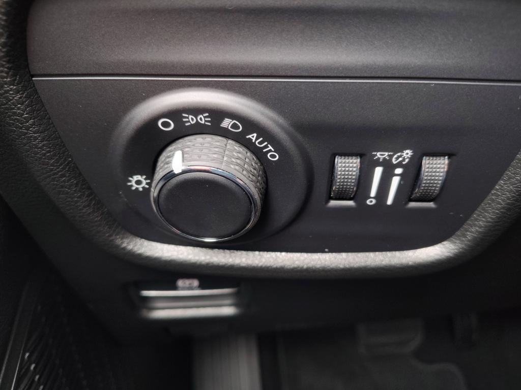 new 2025 Jeep Grand Cherokee car, priced at $34,237