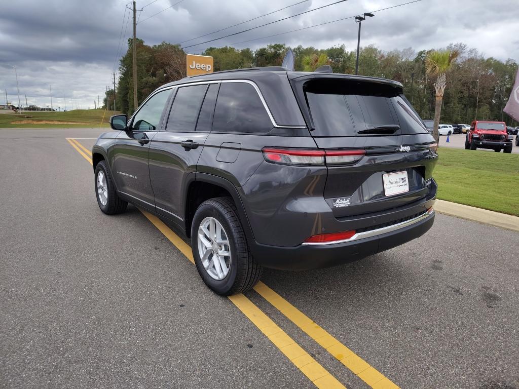 new 2025 Jeep Grand Cherokee car, priced at $34,237