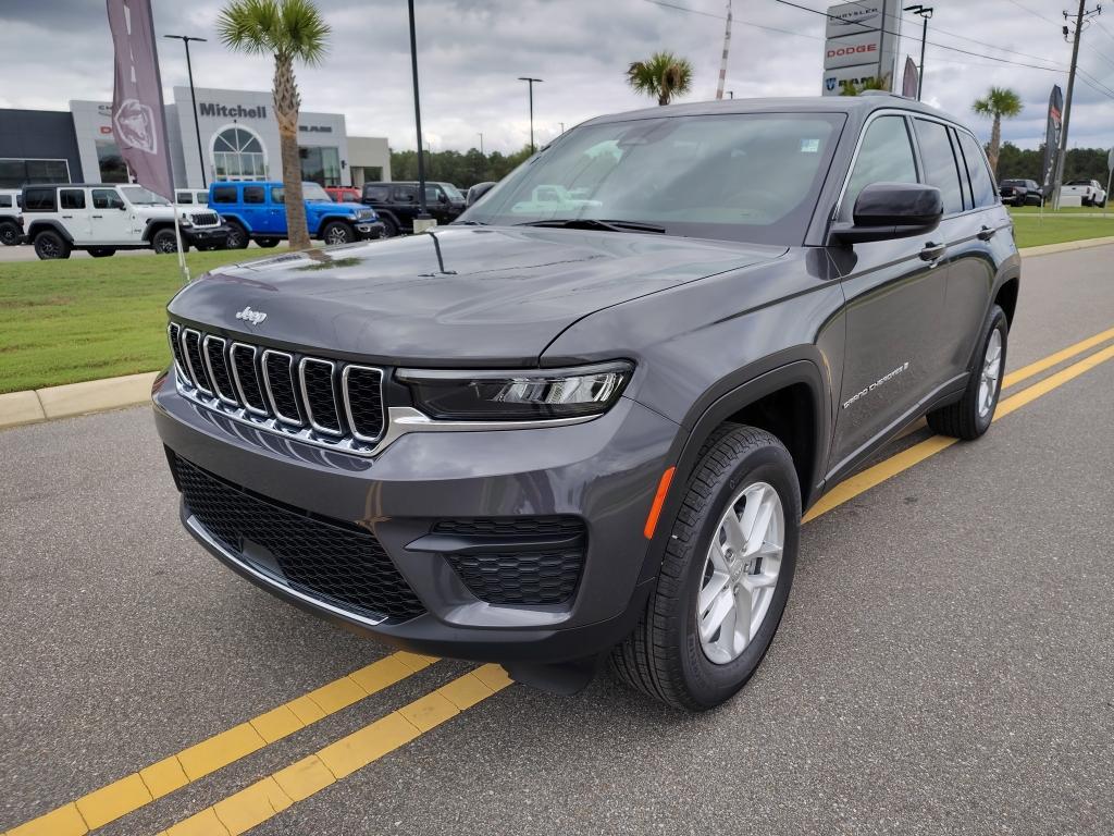 new 2025 Jeep Grand Cherokee car, priced at $34,237