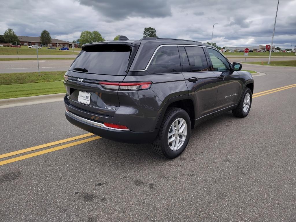 new 2025 Jeep Grand Cherokee car, priced at $34,237