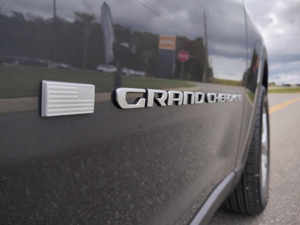 new 2025 Jeep Grand Cherokee car, priced at $34,237
