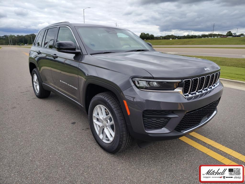 new 2025 Jeep Grand Cherokee car, priced at $34,237