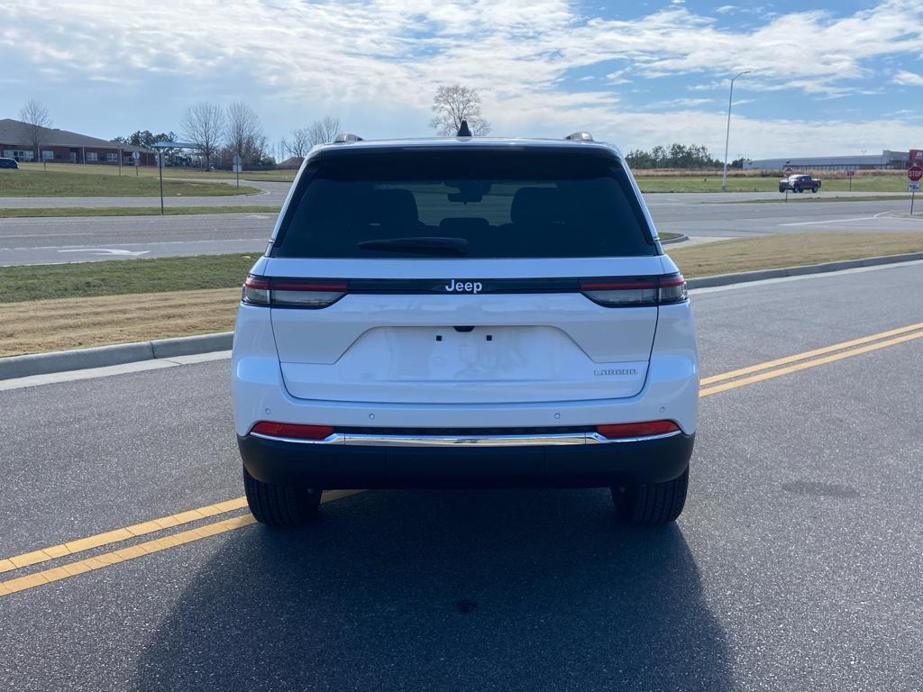 new 2025 Jeep Grand Cherokee car, priced at $33,965