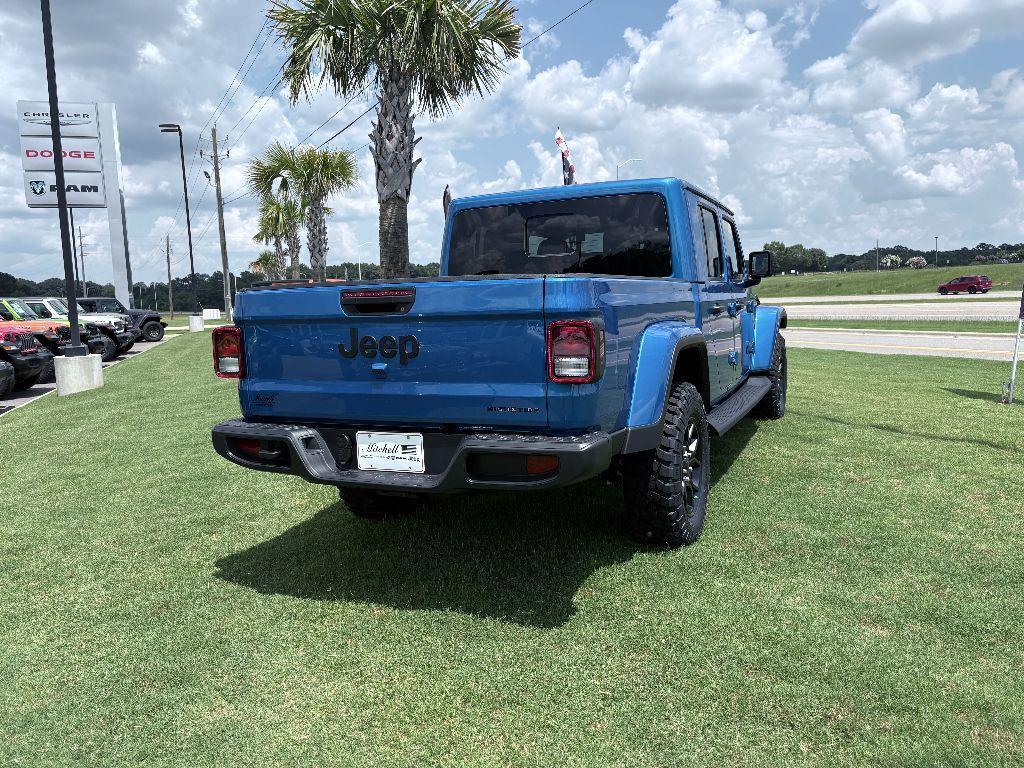 new 2025 Jeep Gladiator car, priced at $45,923