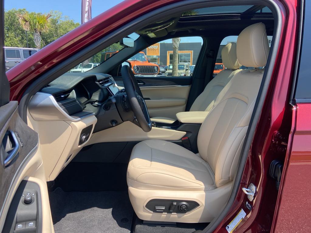new 2025 Jeep Grand Cherokee L car, priced at $50,280