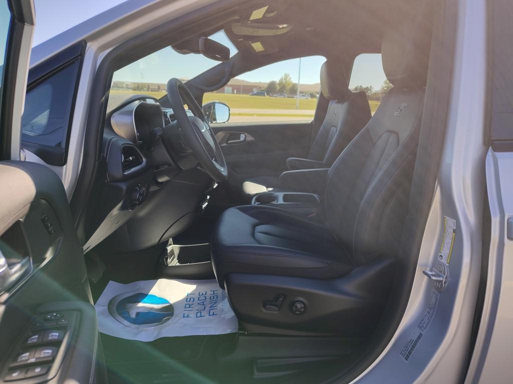 new 2026 Chrysler Pacifica car, priced at $45,547