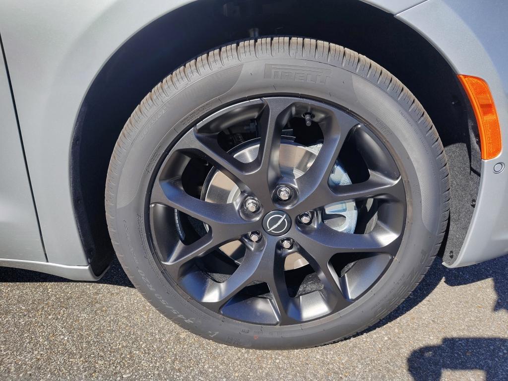 new 2026 Chrysler Pacifica car, priced at $45,547